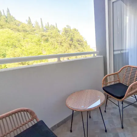 아파트 Cozy One-bedroom At Ljubovic Park